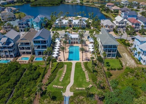 Ocean view 3BR Condo | Balcony Views, Resort Pools