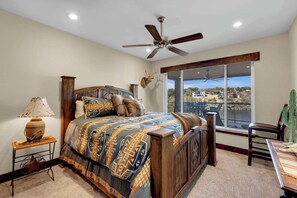 6 bedrooms, iron/ironing board, free WiFi, bed sheets - Lake Marble Falls on The Rocks | Concierge Service (Marble Falls)