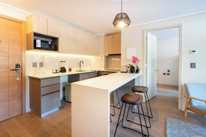 Fridge, microwave, stovetop, toaster