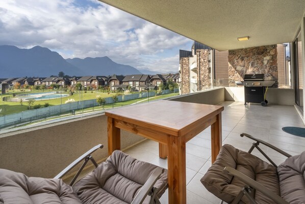 Unclassified image, 1 of 15, button