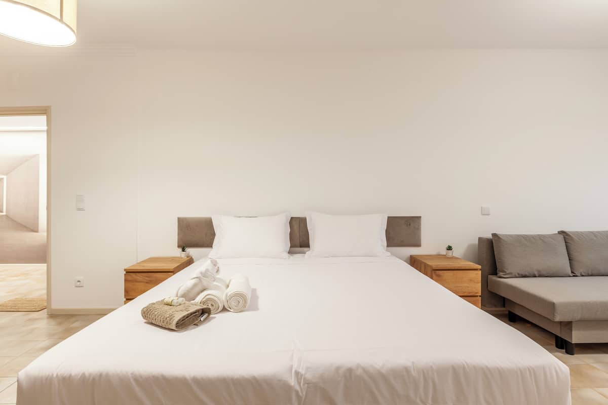 Habitación Confort, balcón, vista a la ciudad (Quarto C1) | Wifi gratis