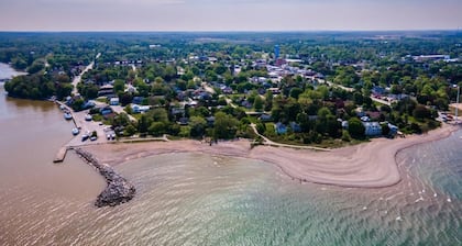 GLOBALSTAY. New 4Bd Basement in Port Elgin. Close to the Beach