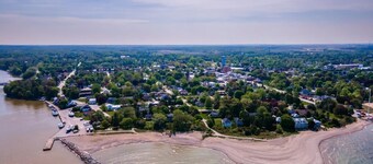 GLOBALSTAY. New 4Bd Basement in Port Elgin. Close to the Beach