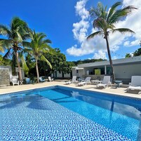Exercise/lap pool