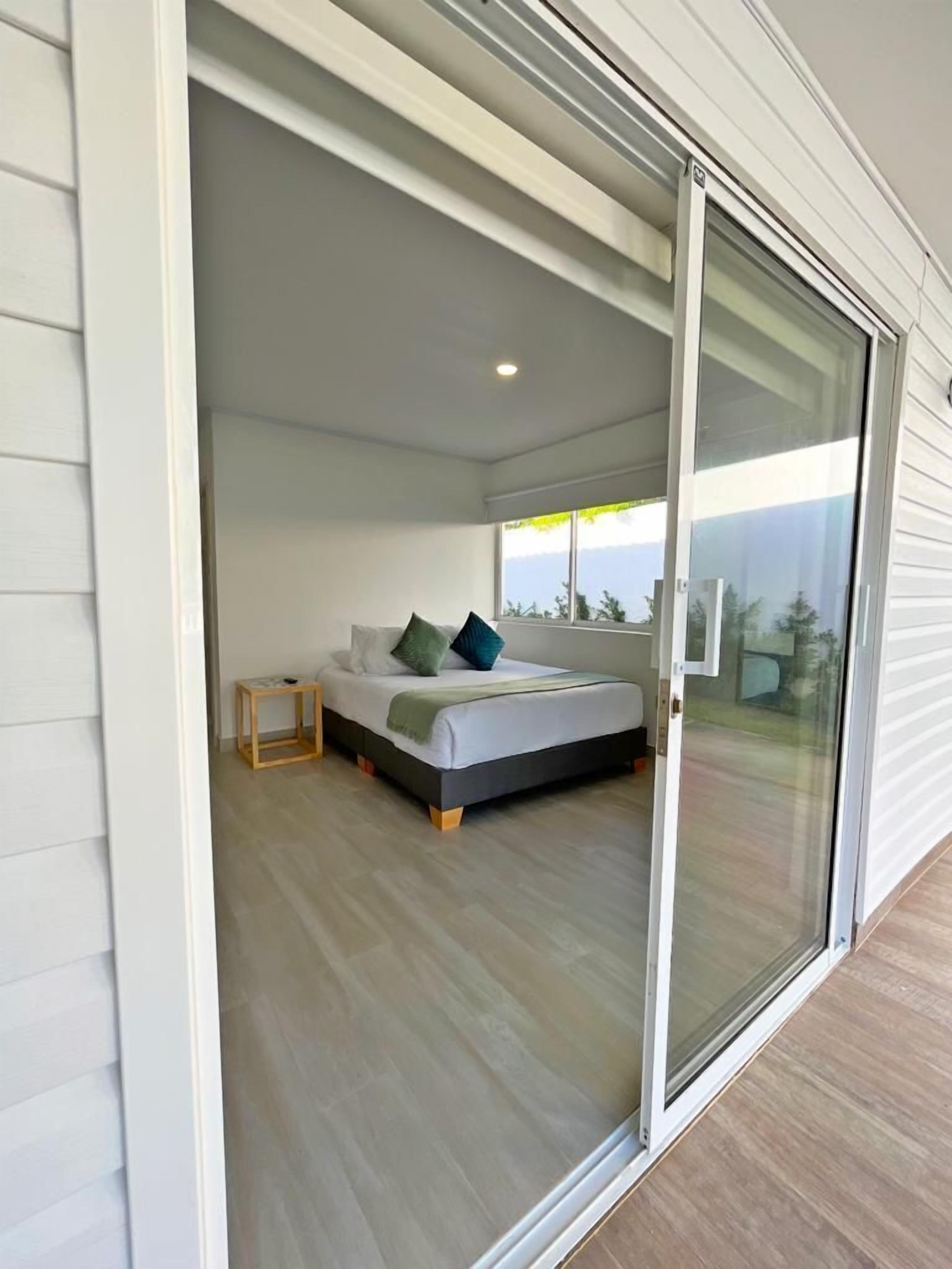 Deluxe Quadruple Room | In-room safe, soundproofing, free WiFi