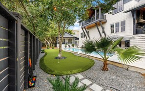 Property grounds - Luxury Home + Carriage House - Heated Pool Oasis (Santa Rosa Beach)