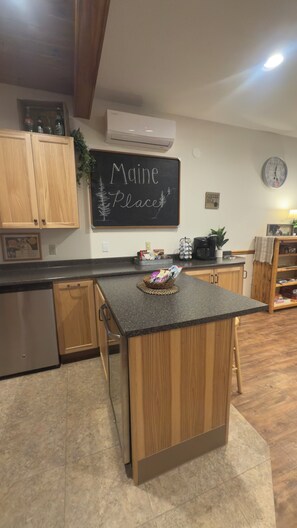 Fridge, microwave, oven, stovetop - Aroostook County Snowmobile Haven  Pet-Friendly Home  Bridgewater Maine (Bridgewater)