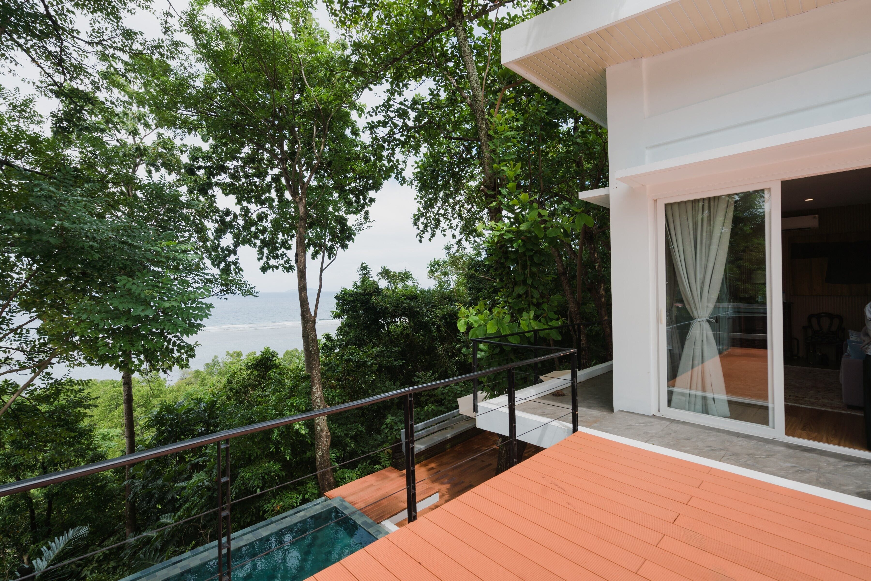 Grand Villa | Balcony