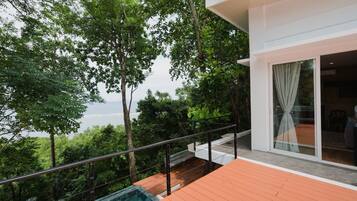 Grand Villa | Balcony