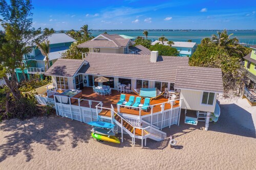 Aquarius Ocean-to-River Resort: 26BR/18BA Beachfront, Sleeps 60+ Pools/Spa/Docks