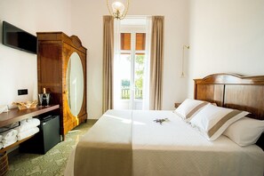 Classic Double Room, Balcony, Vineyard View