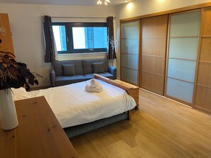 2 bedrooms, desk, iron/ironing board, free WiFi - Metropolitan City Nest - Glasgow Hydro & SECC (Glasgow)