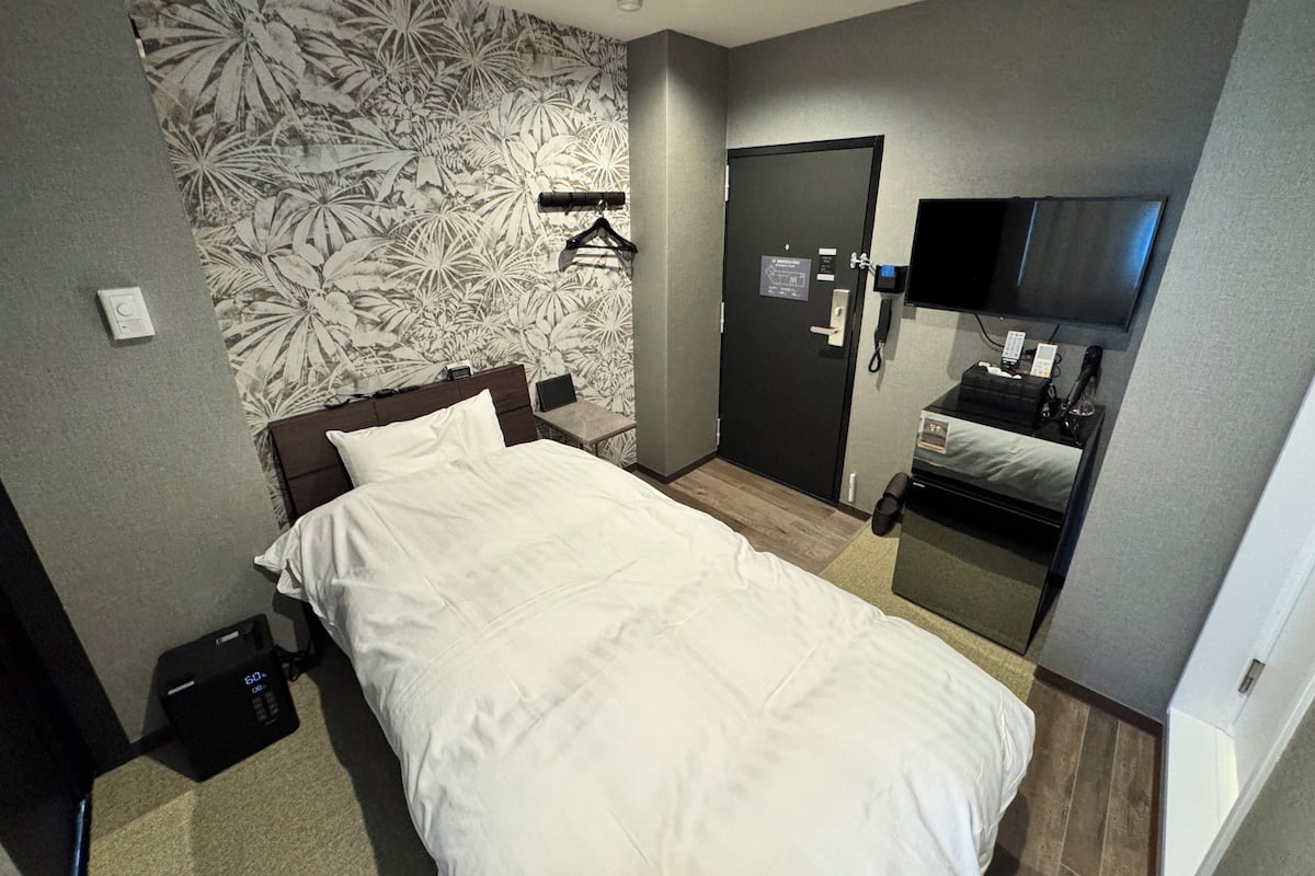 Single Room, 1 Bedroom, Non Smoking, Sauna | 1 bedroom, premium bedding, desk, laptop workspace