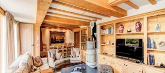 Luxurious Alpine Retreat in Verbier Place Centrale with Panoramic Mountain Views