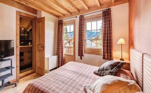 6 Schlafzimmer, Schreibtisch, kostenloses WLAN, Bettwäsche