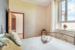 1 camera, ferro/asse da stiro, Wi-Fi, lenzuola