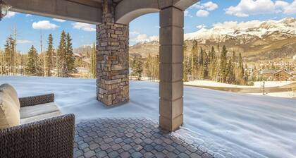 Luxury Condo, Ski In/Out, Game Room, Gym, Amenities!