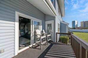 Signature Condo, 3 Bedrooms, Pool Access, Lakeside | Balcony - Mariner Lakes Condos (Orange Beach)