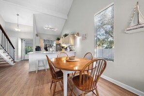 Comfort Condo, 3 Bedrooms, Kitchen, Garden View | In-room dining - Mariner Lakes Condos (Orange Beach)