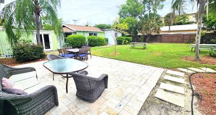 Coastal Cottage Charming 2-bedroom house with AC and WiFi in Lake Worth Beach