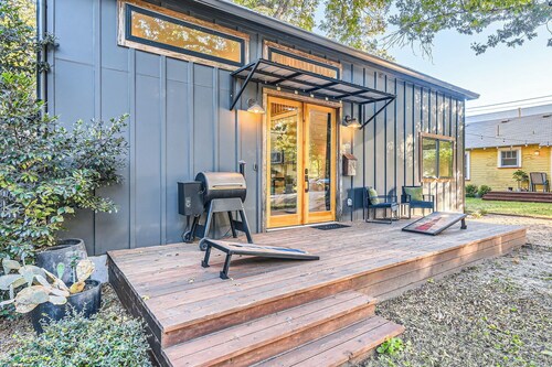 Luxury Tiny Home - King Bed - 5 Min to DT