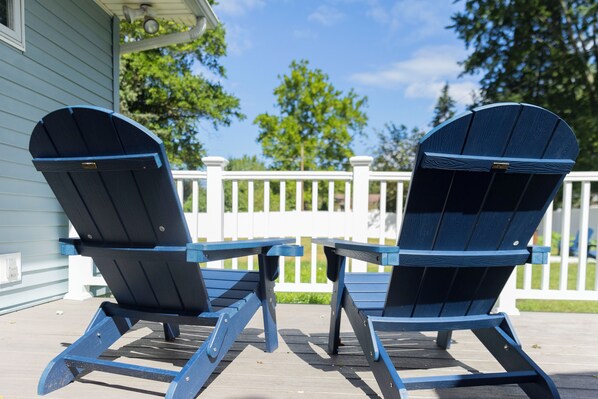 Terrace/patio - Spacious 5-BR, Game Room, Fire Pit, Hot Tub, 2.5mi from ND (South Bend)