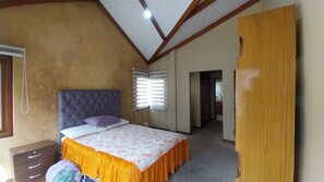 4 bedrooms, WiFi, bed sheets