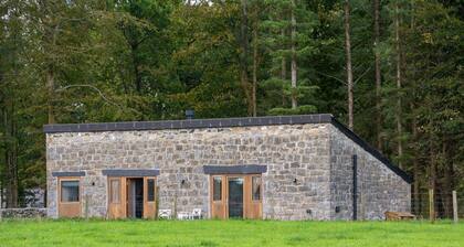 Murmur y Coed - sleeps 5 guests in 2 bedrooms