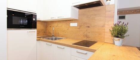 Appartement Ville, 1 lit double, vue cour intérieure | Cuisine privée