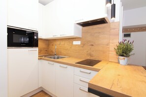 City Apartment, 1 Double Bed, Courtyard View | Private kitchen - Cappuccino Apartment (Koper)