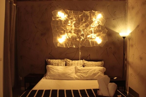 6 slaapkamers, een strijkplank/strijkijzer, wifi, beddengoed