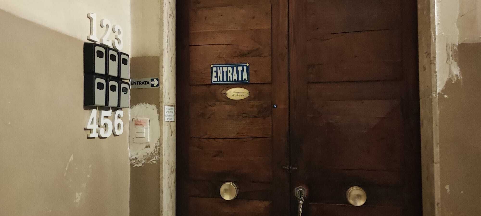 Interni