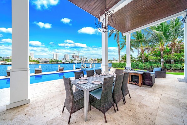 Outdoor dining