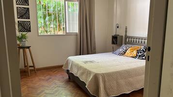 2 habitaciones, tabla de planchar con plancha, wifi y ropa de cama