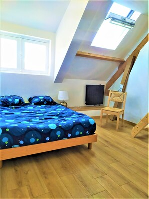 5 habitaciones, tabla de planchar con plancha y wifi 