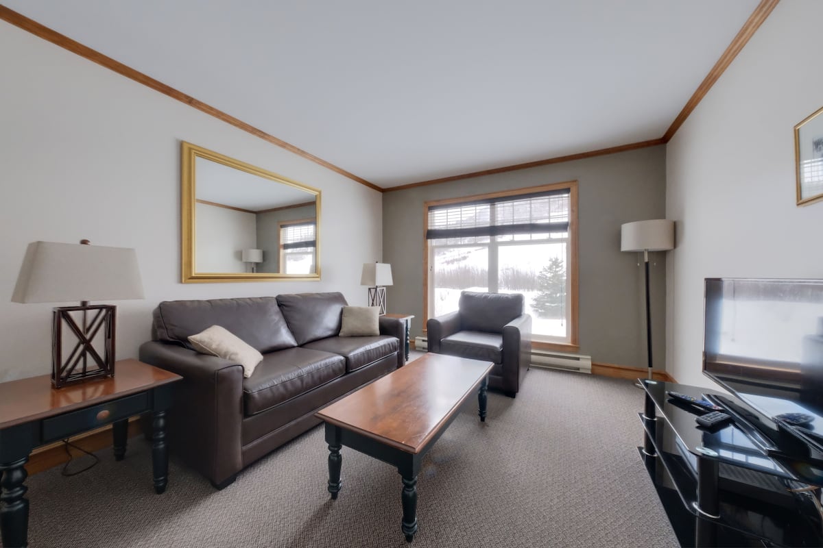 Suite, 1 Bedroom, Fireplace, Mountain View | 1 bedroom, iron/ironing board, free WiFi, bed sheets