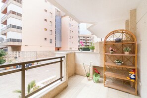 Property grounds - TuristMar - Spacious Apartment in Salou with swimming pool, 2 minutes from the Beach   (Salou)