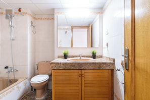 Toallas y papel higiénico