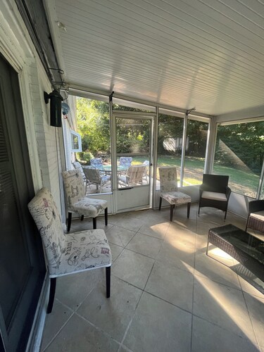 Charming 4-bedroom Duplex with AC and WiFi in Dalton