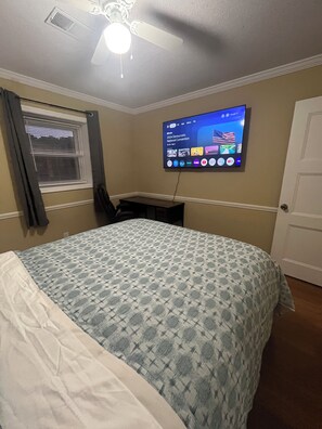 4 chambres, fer et planche à repasser, Wi-Fi, draps fournis