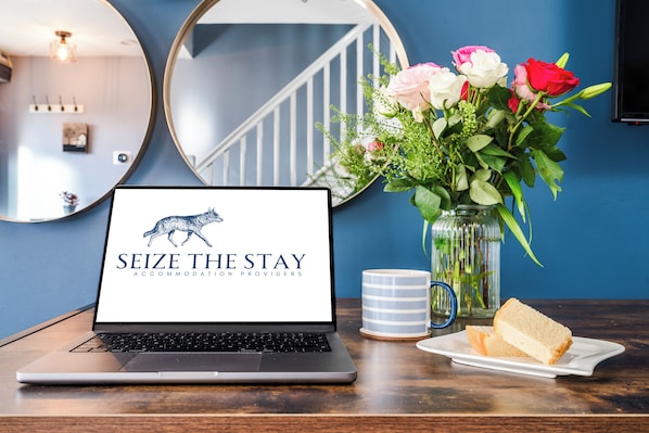 Interior - Clover Court Lovely 2 bed house with garden and free off-street parking (Cwmbran)