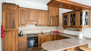 Forno, piano cottura, lavastoviglie