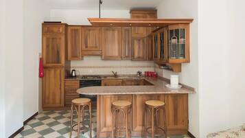 Forno, piano cottura, lavastoviglie