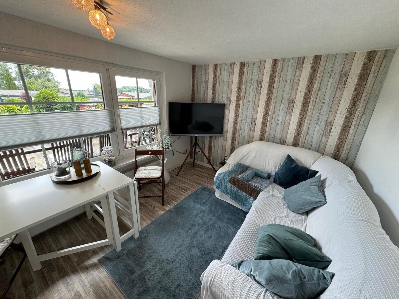 Smart TV, chimenea, tenis de mesa y estéreo 