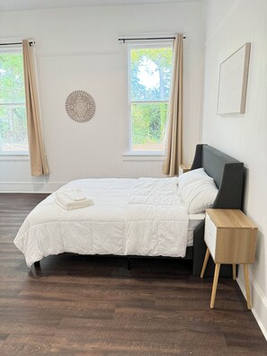 4 室のベッドルーム、WiFi、ベッドシーツ