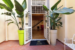 Front of property - Residenza Principe di Carafa (Naples)