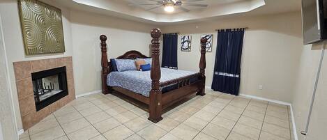 4 slaapkamers, een strijkplank/strijkijzer, gratis wifi, beddengoed