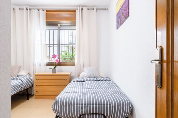 1 bedroom, WiFi, bed sheets