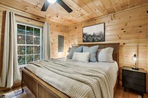 2 Schlafzimmer, Zimmersafe, Bügeleisen/Bügelbrett, WLAN