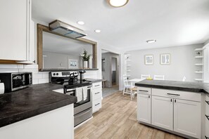 Fridge, microwave, oven, stovetop - Poolside Paradise: Hot Tub, Foosball, Arcade! (Boise)